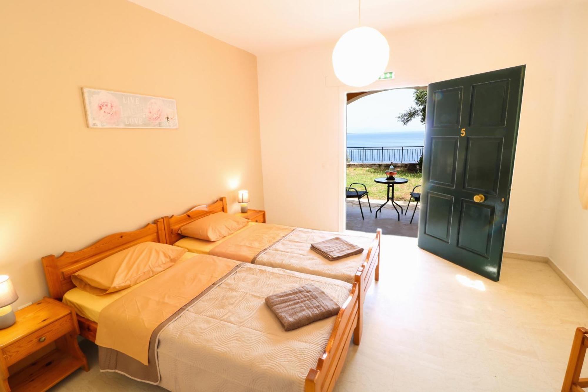 Silent Bay Apartments Katávolos Екстериор снимка