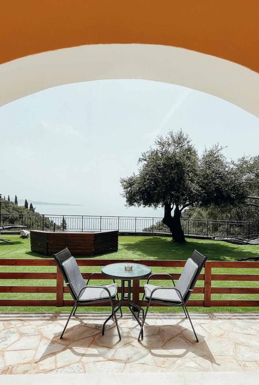 Silent Bay Apartments Katávolos Екстериор снимка
