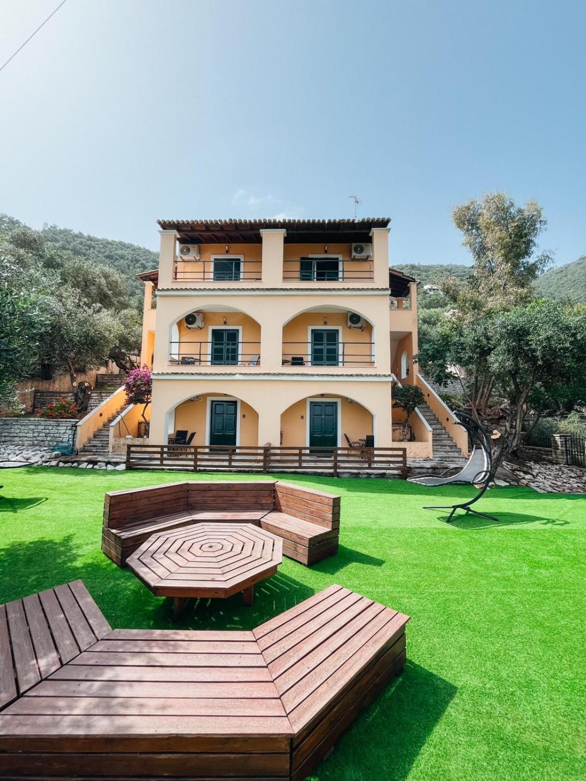 Silent Bay Apartments Katávolos Екстериор снимка