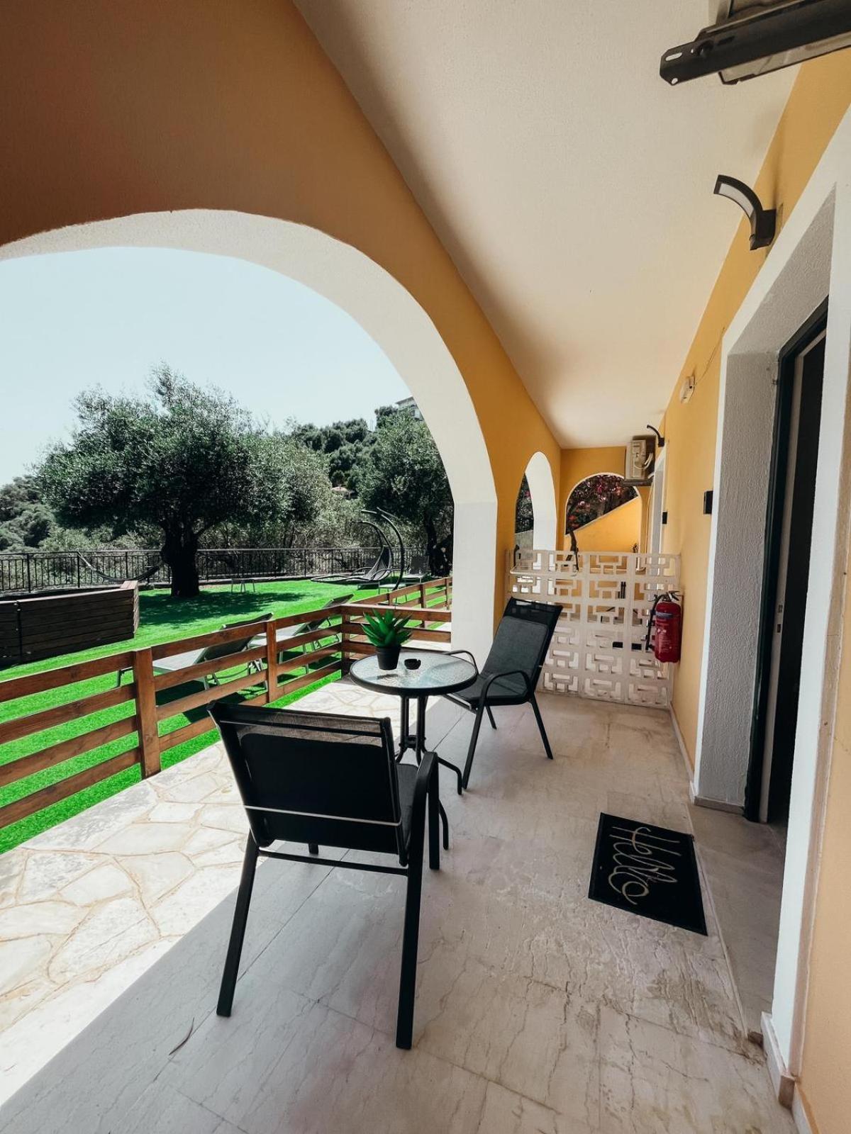 Silent Bay Apartments Katávolos Екстериор снимка