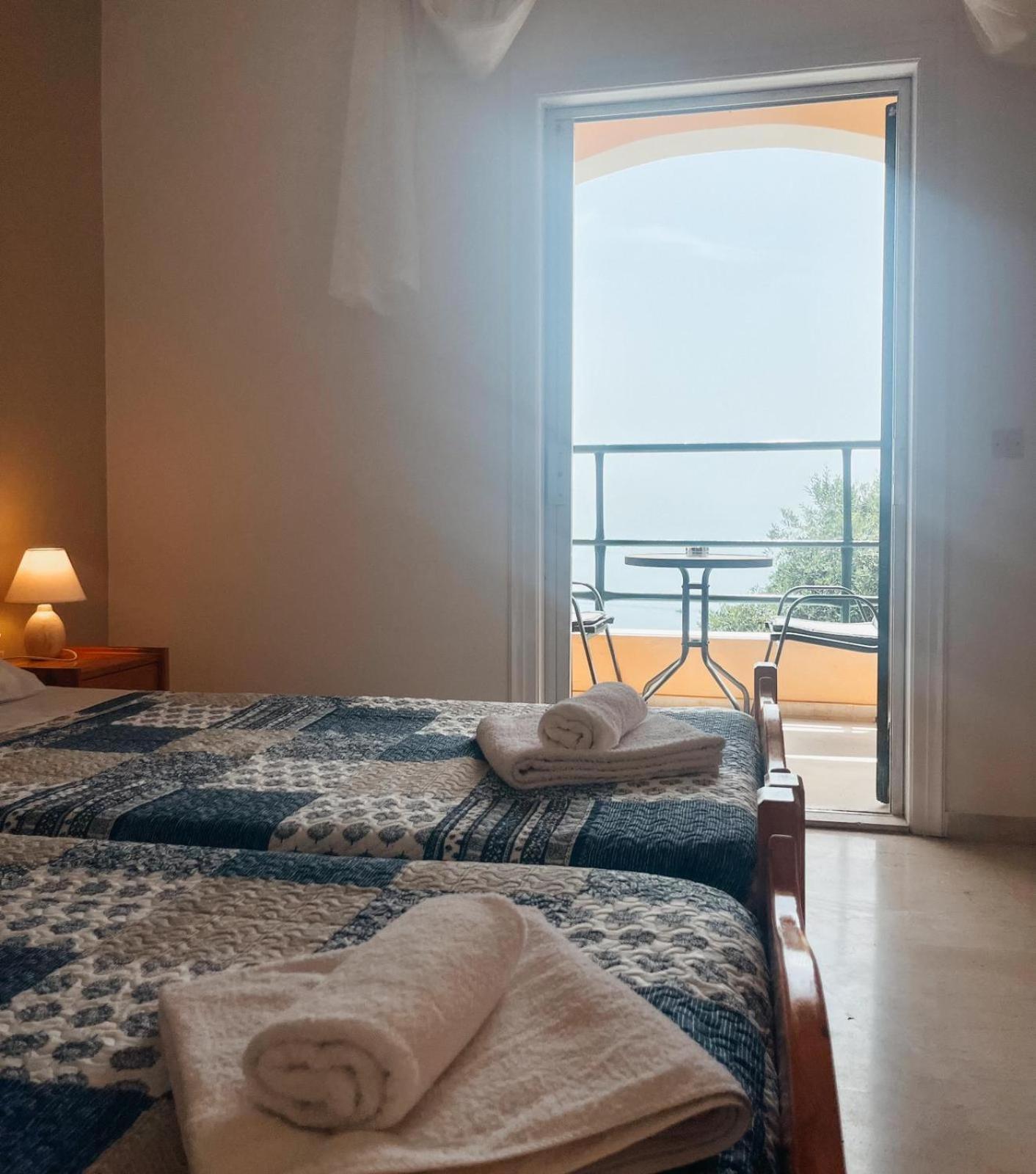 Silent Bay Apartments Katávolos Екстериор снимка